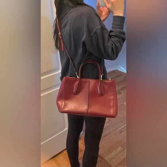 Authentic Tod’s D-Style Burgundy Leather Tote & Shoulder Bag - Picture 10 of 13